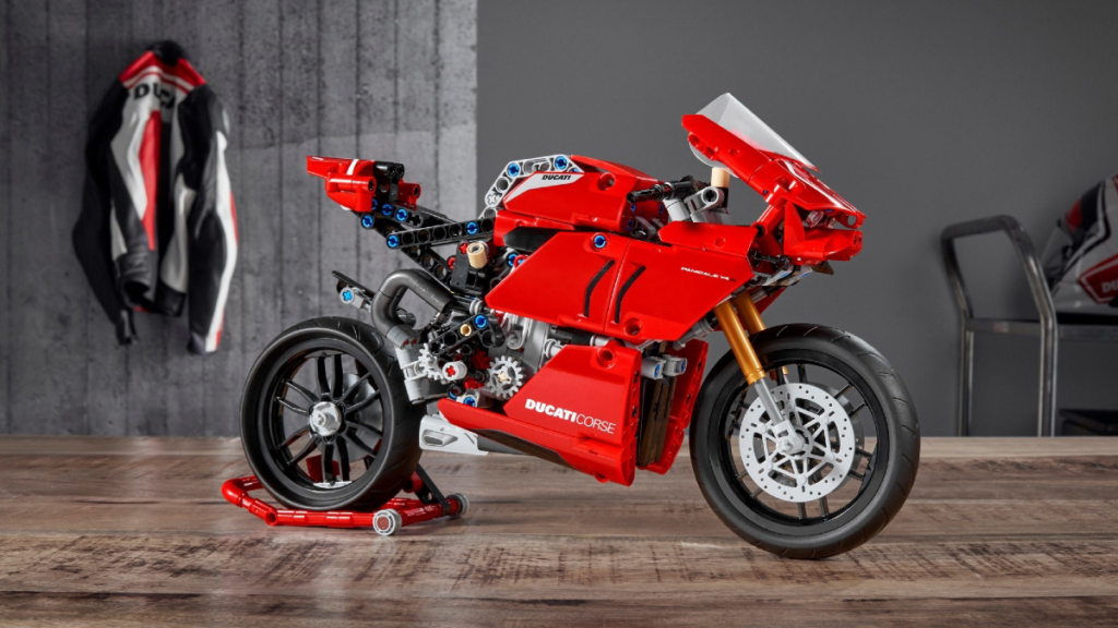 LEGO Technic 42107 Ducati Panigale V4 R featured resized 1024x576