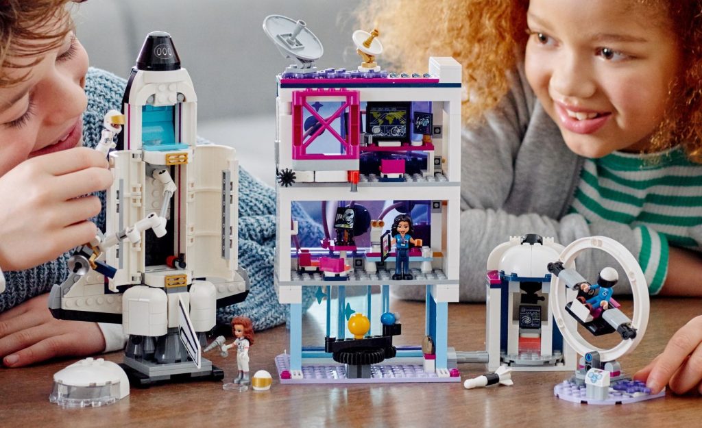 lego friends 41713 olivias space academy lifestyle 1024x625