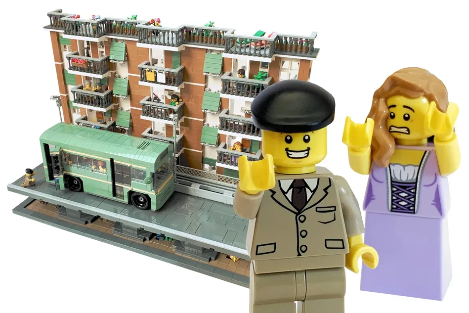 LEGO Ideas Fantozzi Takes The Bus On The Fly 1