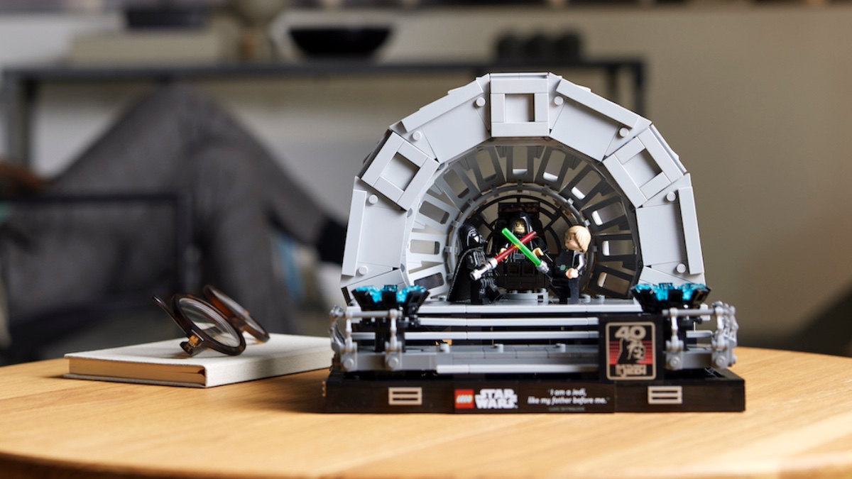 Two new LEGO Star Wars dioramas now available for pre-order at LEGO.com