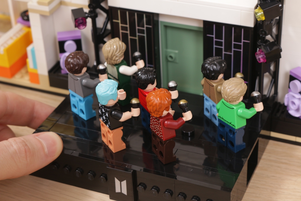 LEGO Ideas 21339 BTS Dynamite Bangtan Boys Jin Suga j hope RM Jimin V Jung Kook review 5 1024x683