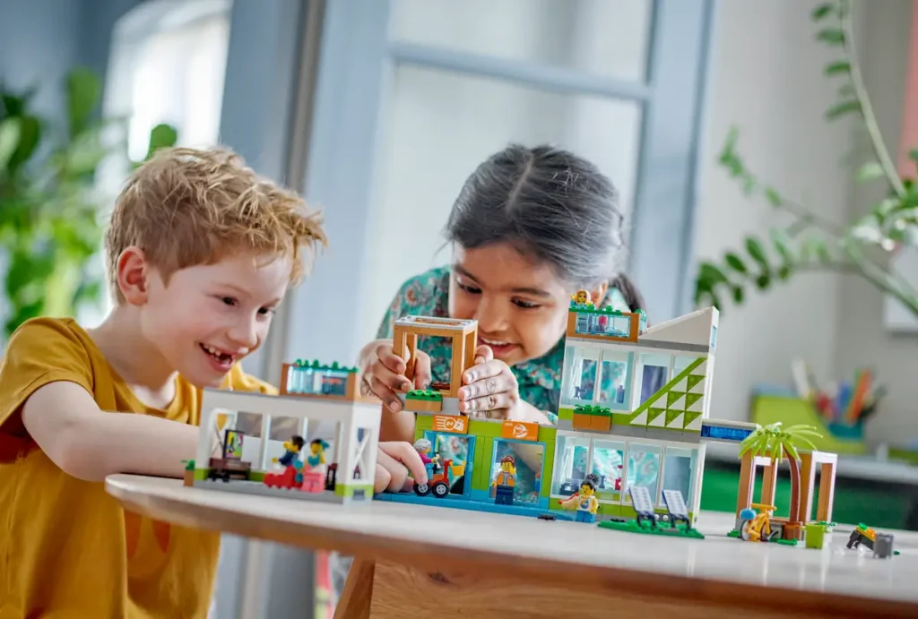 LEGO City 60365 Apartment Building 6 1024x691