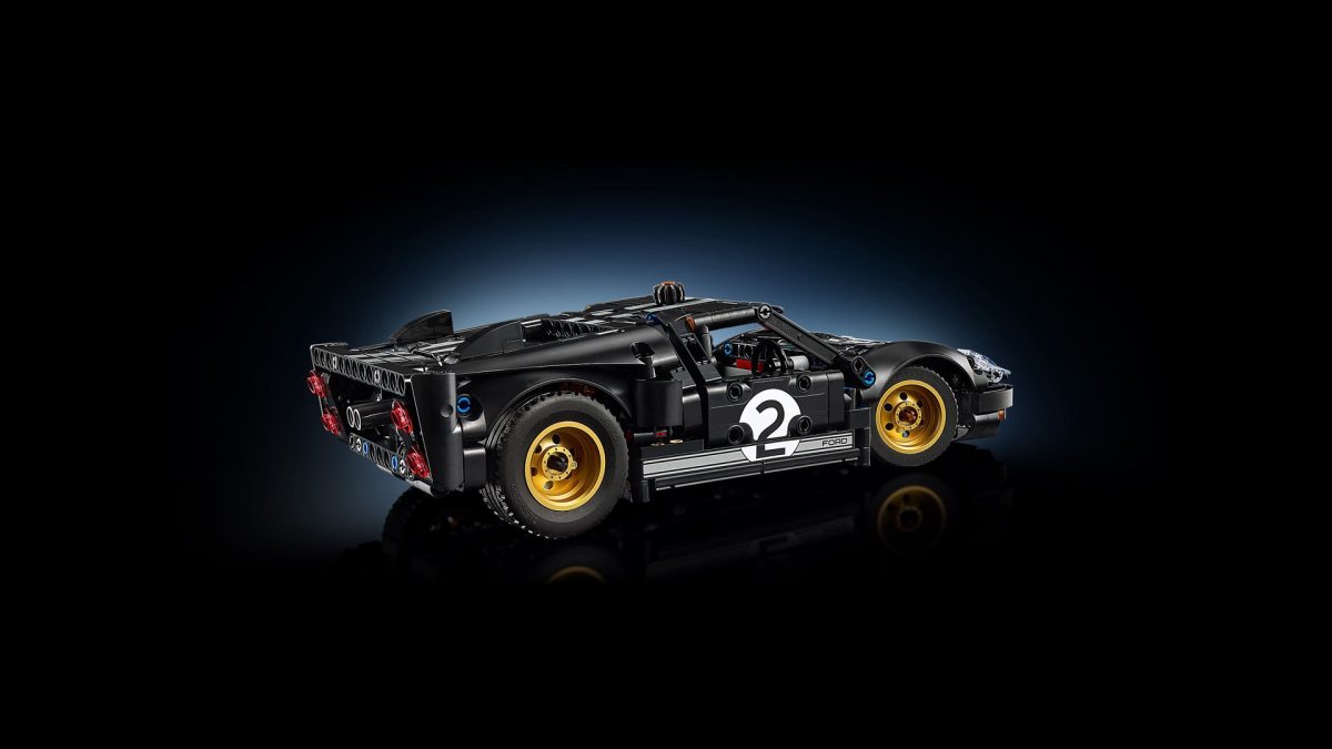 LEGO Technic 42223 1966 Ford GT40 MKII 17 1200x675