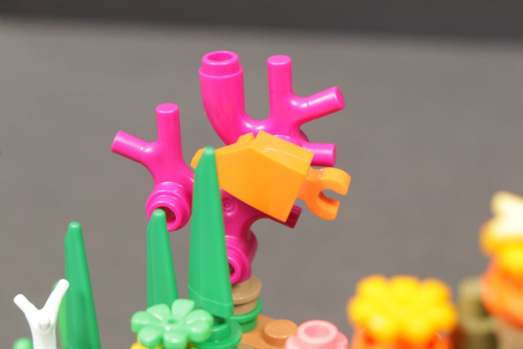 LEGO 40783 Coral Reef Diorama gift with purchase review 12 1024x683