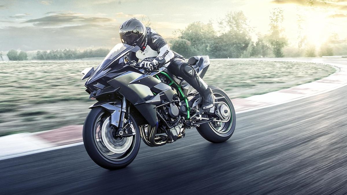 LEGO Technic 42170 Kawasaki Ninja H2R listing surfaces