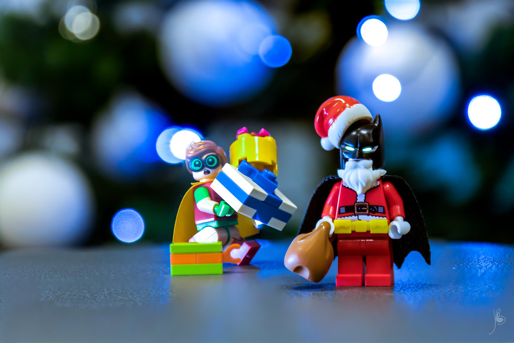 Brick Pic of the Day: Bat-Santa is the Santa we deserve