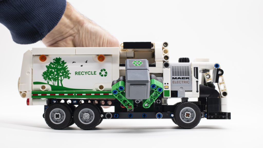LEGO Technic 42167 Mack LR Electric Garbage Truck 7 1024x576