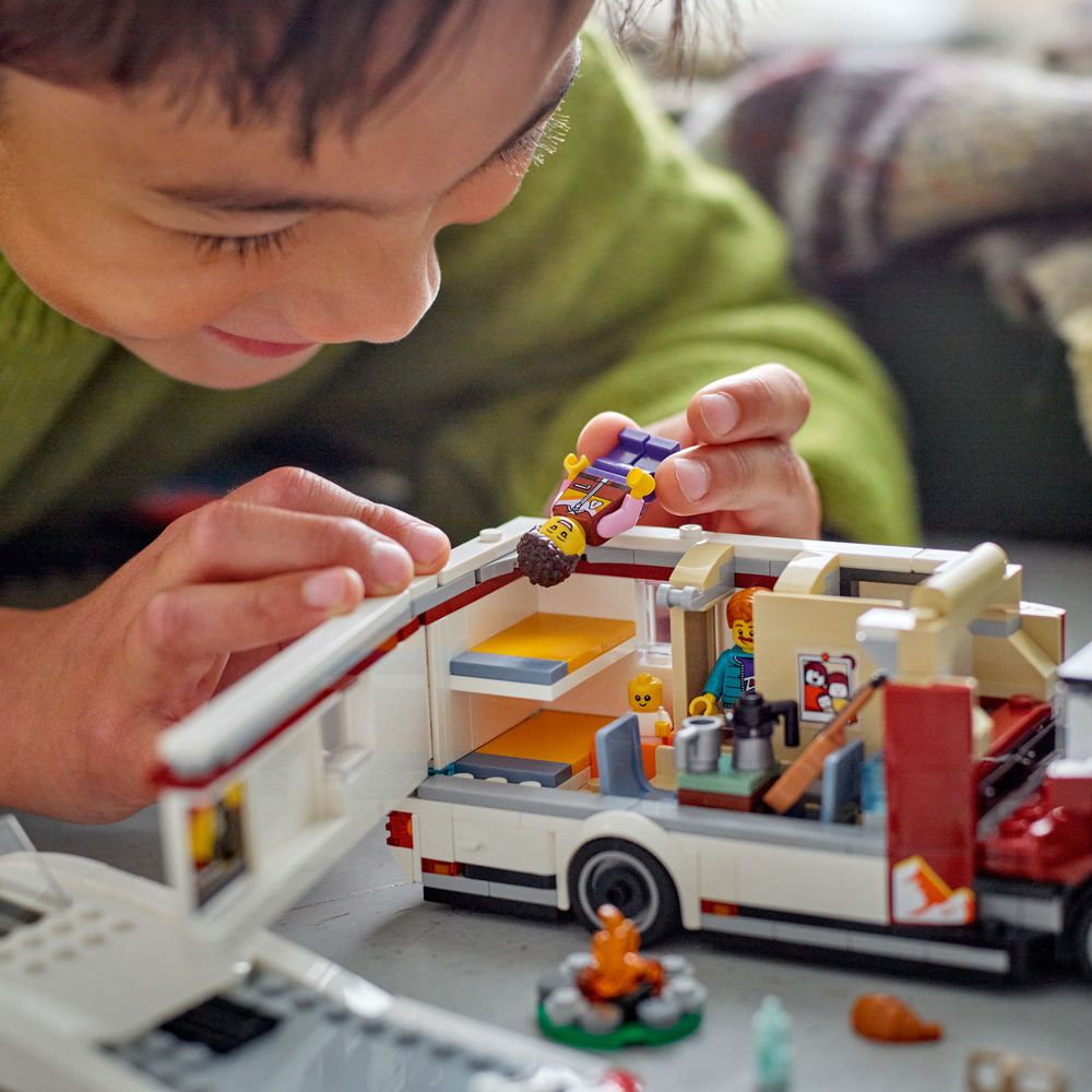 LEGO City 60454 Holiday Camper Van 6