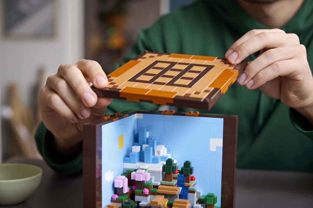 LEGO Minecraft 21265 The Crafting Table 8 1024x683