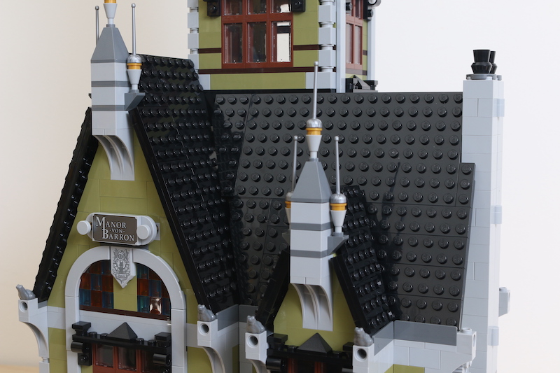 LEGO Fairground Collection 10273 Haunted House review 34