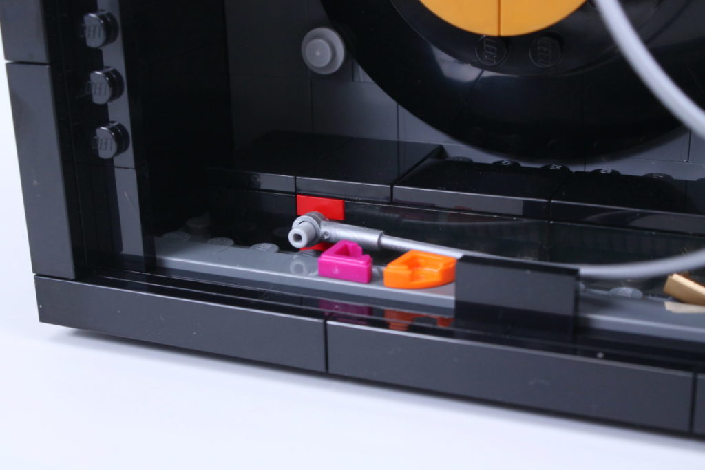 LEGO Ideas 21329 Fender Stratocaster review 28 1024x683