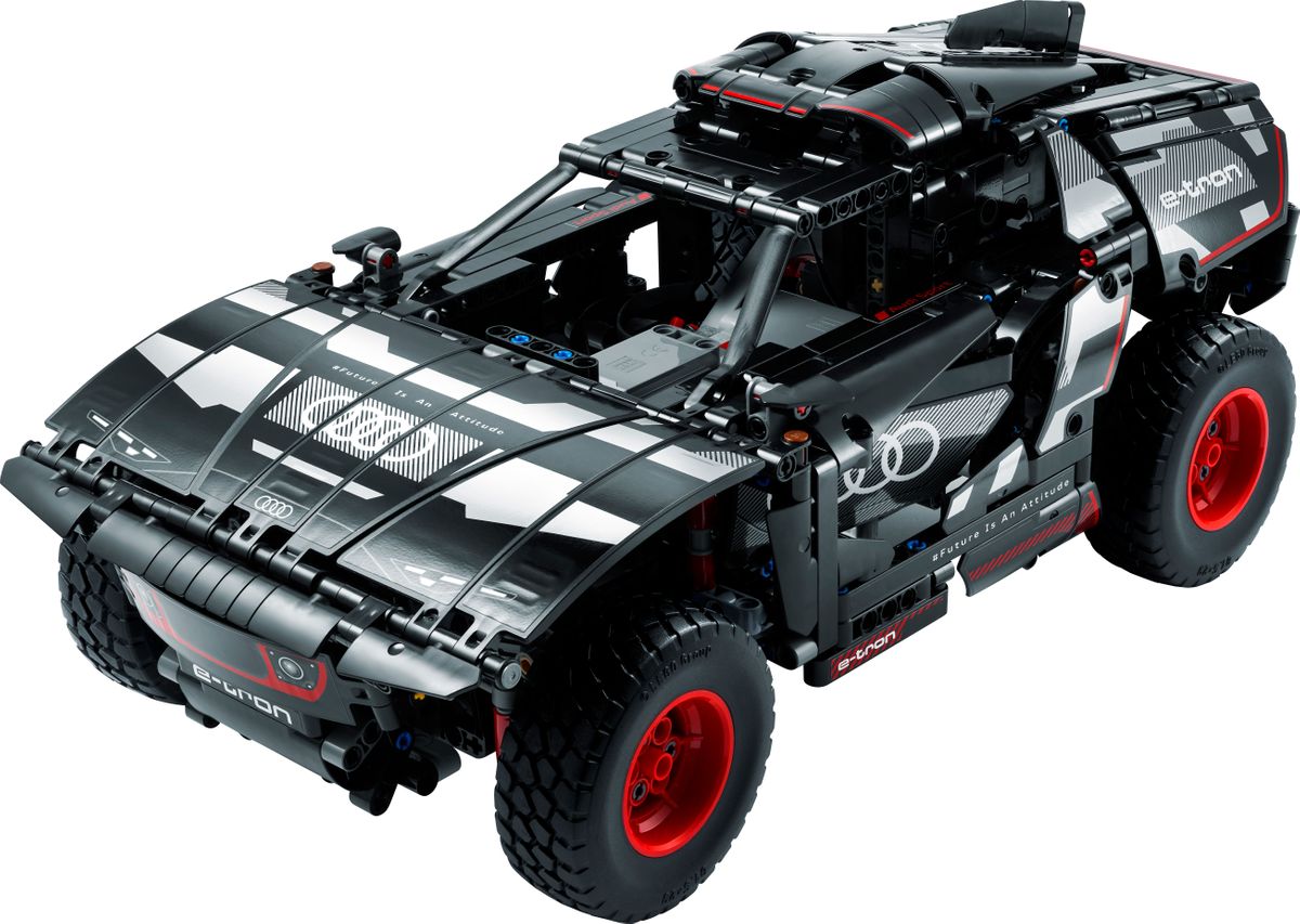 LEGO Technic 42160 Audi RS Q e tron 1