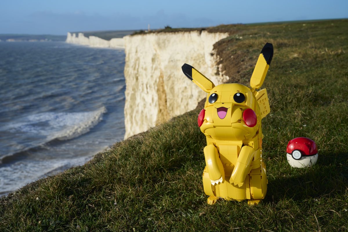001 LEGO® Pokemon™ Pikachu and Poke Ball  UK HR0235 1200x800