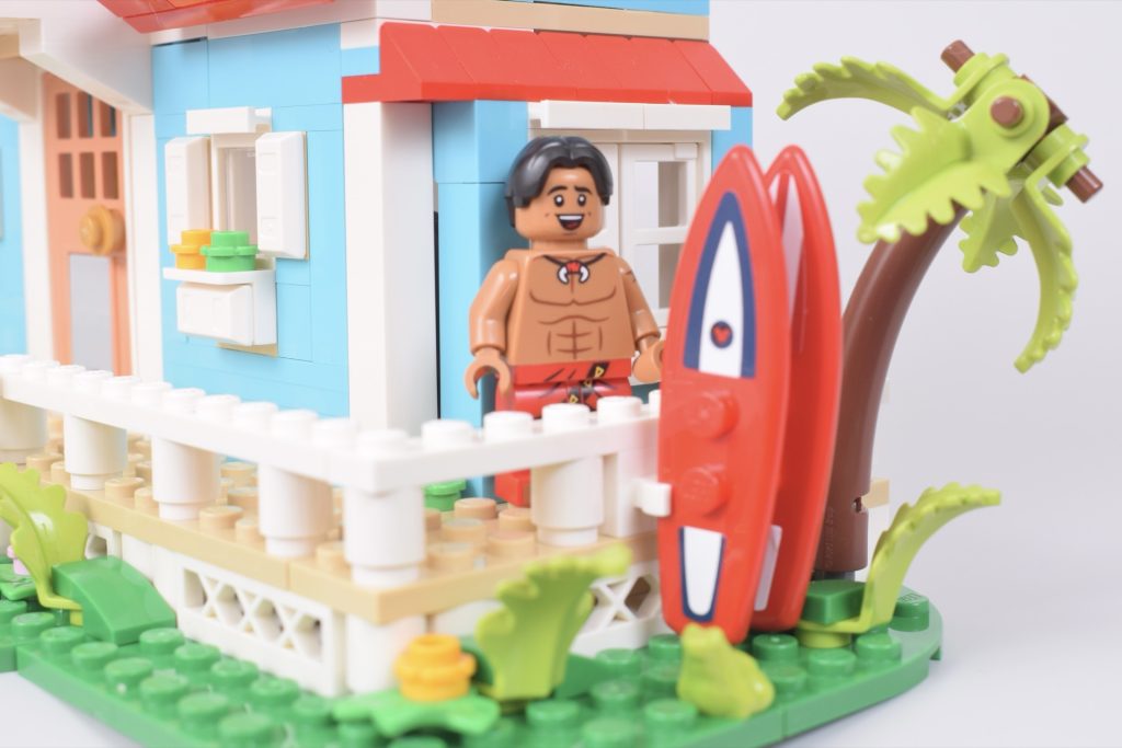 LEGO Disney 43268 Lilo and Stitch Beach House review 27 1024x683